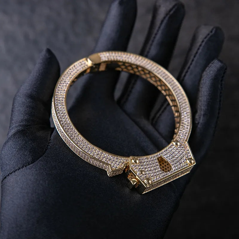 ICED HANDCUFF BRACELET - Gold